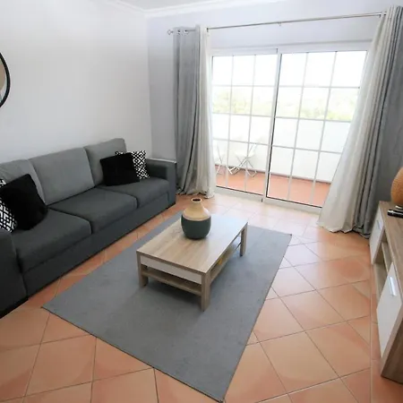 Beautiful 2 Bedroom With Sea View *