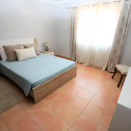 Beautiful 2 Bedroom With Sea View *